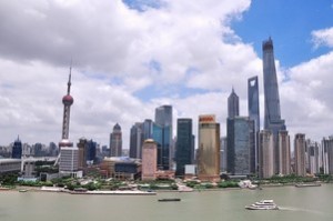 Šanghajské moderní budovy lákají turisty z celého světa.